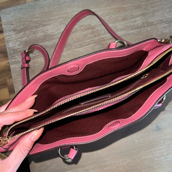 Pink Coach purse with gold hardware - Picture 5 of 7